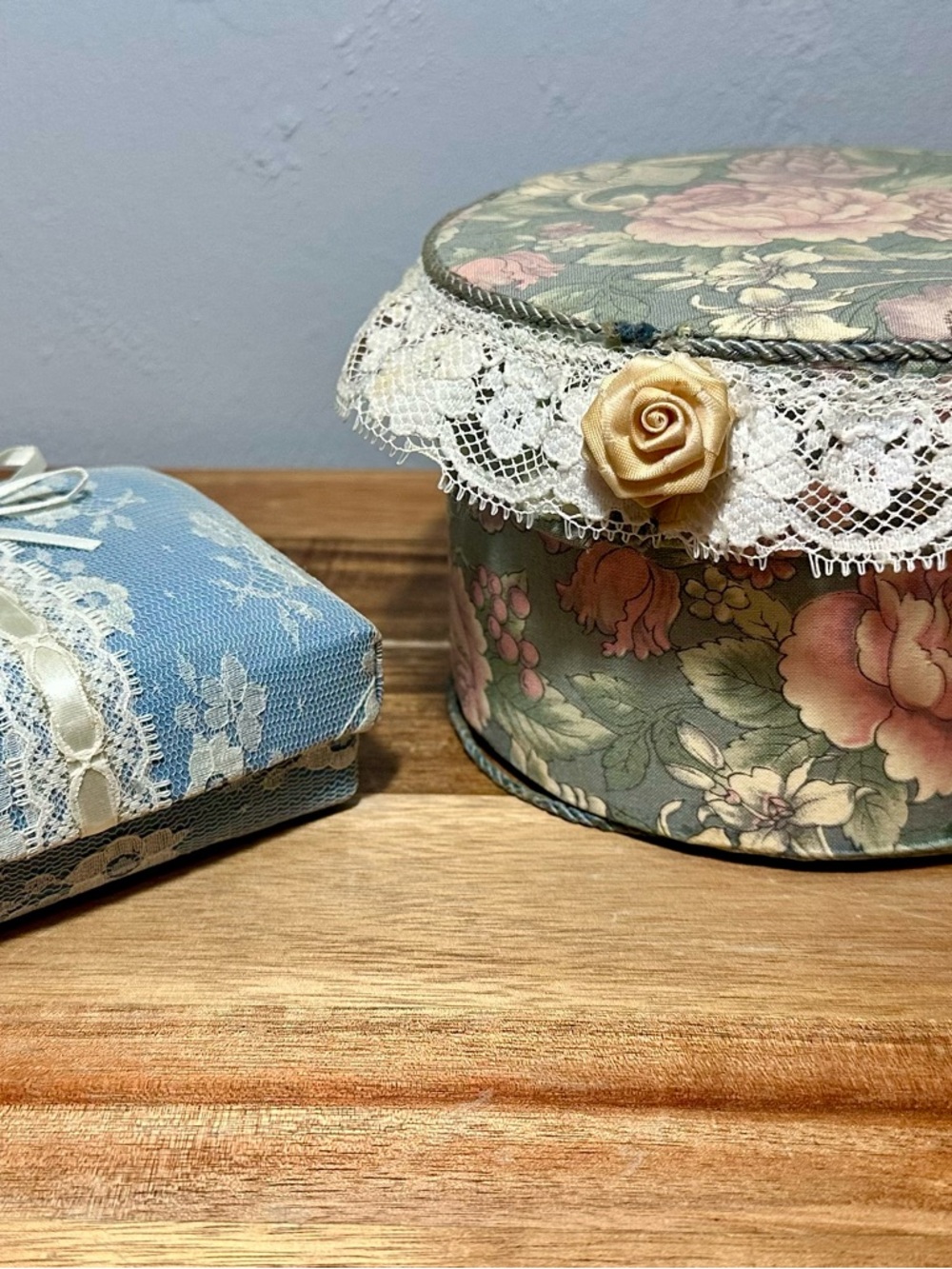 Vintage Floral Lace Decorative Round Storage Box - Green and Pink